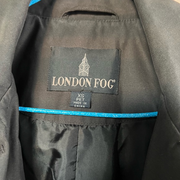 London fog, black soft material rain jacket - Picture 3 of 5